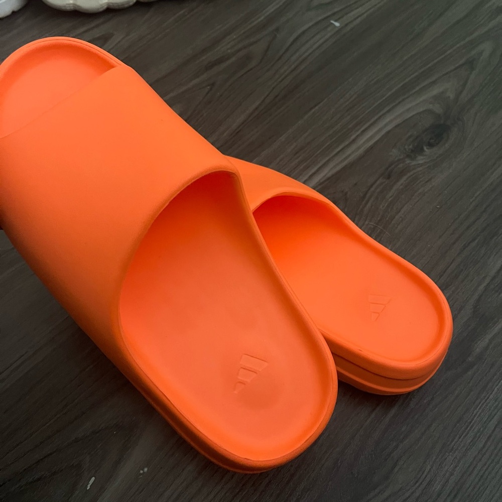 used yeezy slide, 9.5 runs a littlle small